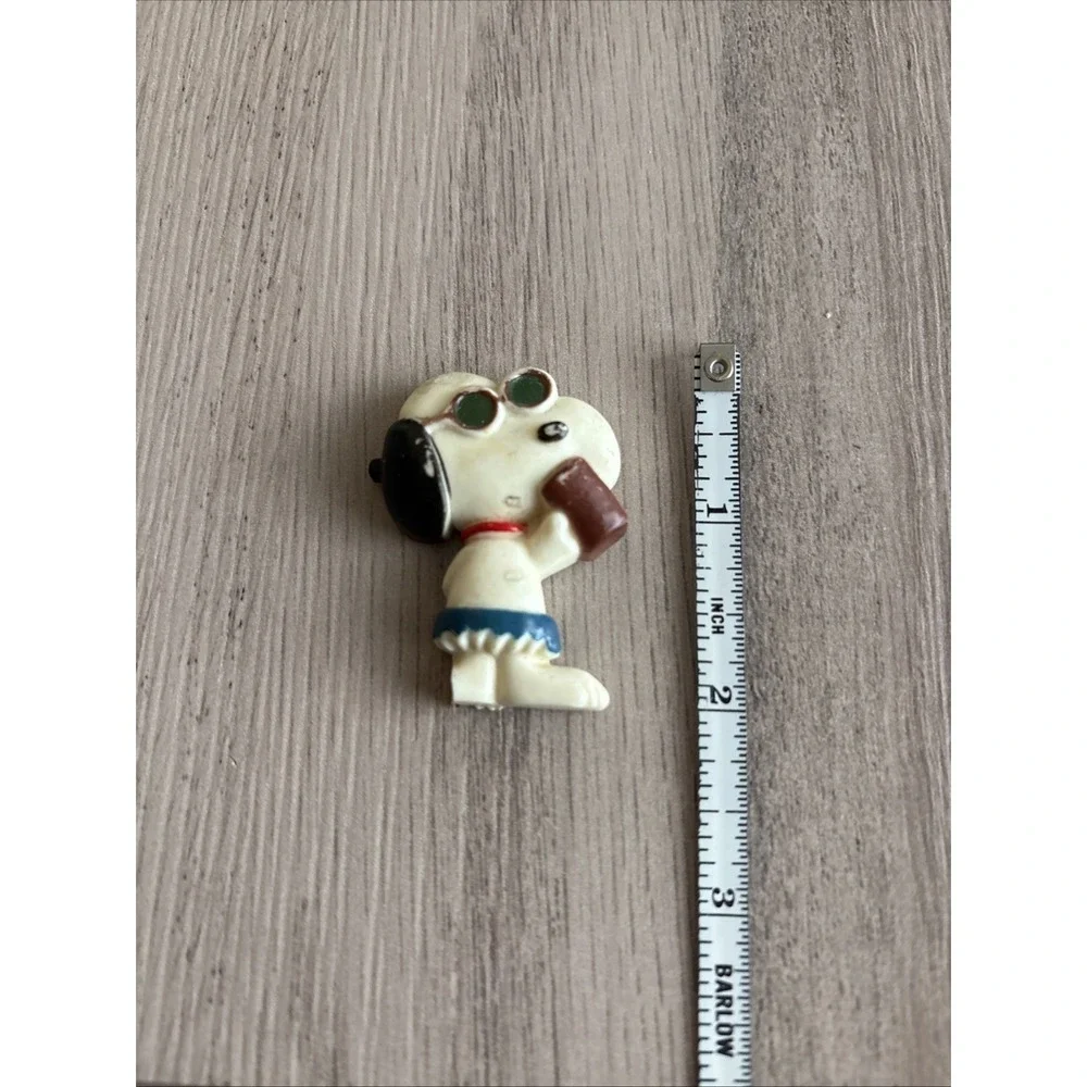 Vintage‎ Snoppy Drinking w/ Sunglasses Plastic Magnet Broken Foot 2